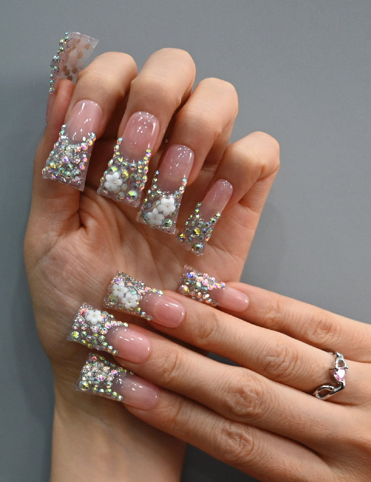 Duckbill Nails: The Bold and Unique Nail Trend You Need to Try!
